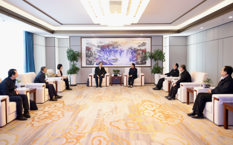 中共天津市委統(tǒng)戰(zhàn)部副部長(zhǎng)、市工商聯(lián)黨組書記郝樹民一行到榮程集團(tuán)慰問調(diào)研