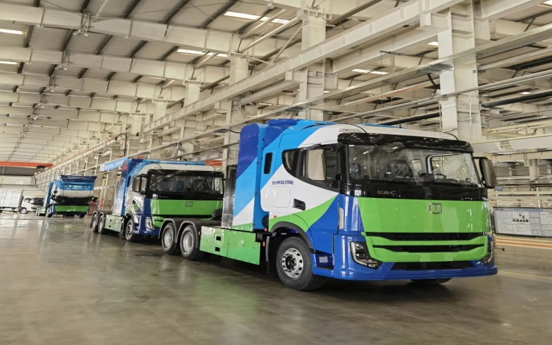 國(guó)內(nèi)首批！榮程新能100輛200KW氫能重卡下線