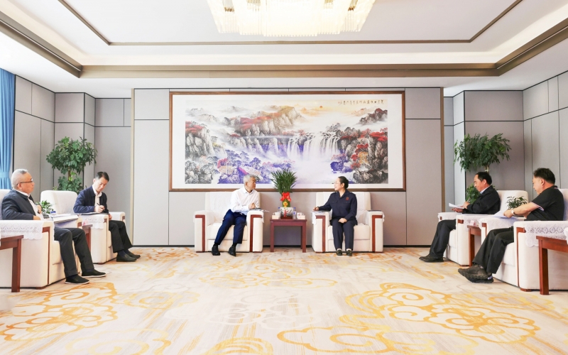 國網(wǎng)天津市電力公司董事長、黨委書記郭銘群深入榮程集團走訪調(diào)研