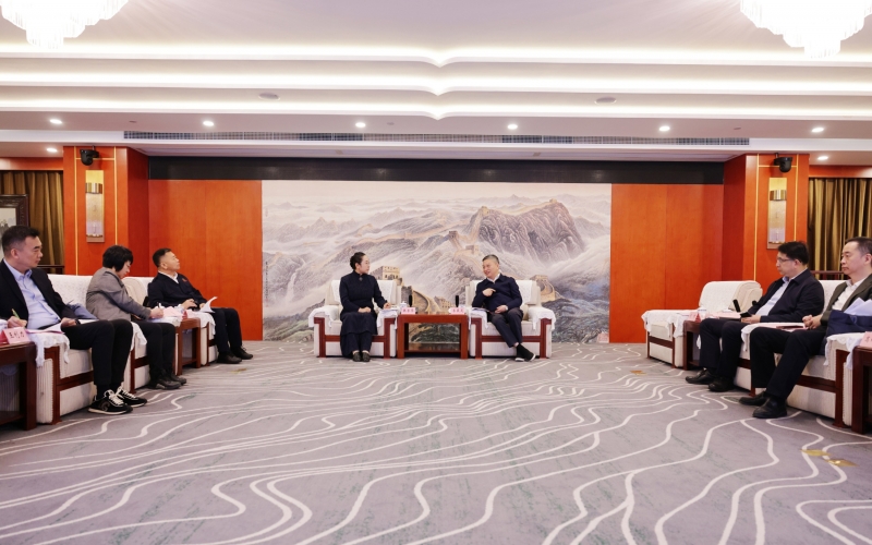 榮程集團(tuán)董事會(huì)主席張榮華一行赴上海市寶山區(qū)考察交流